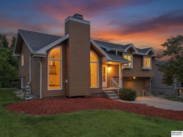 15428 Locust Street, Omaha, NE 68116