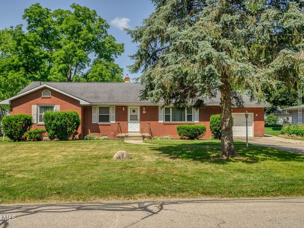 331 Wayne Avenue , Luckey, OH 43443
