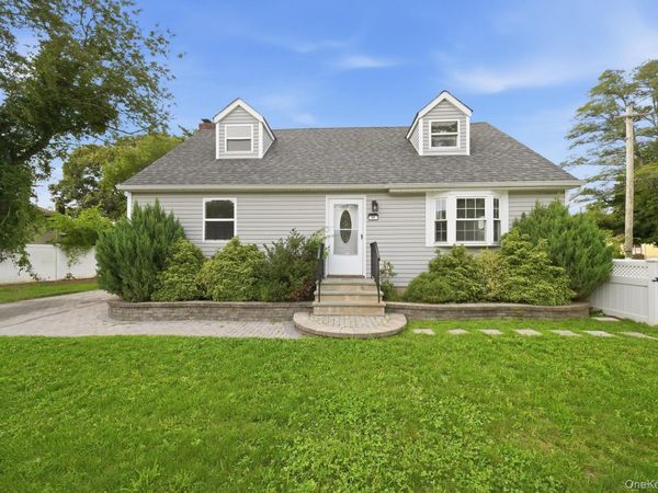 85 Schleigel Boulevard, South Farmingdale, NY 11735