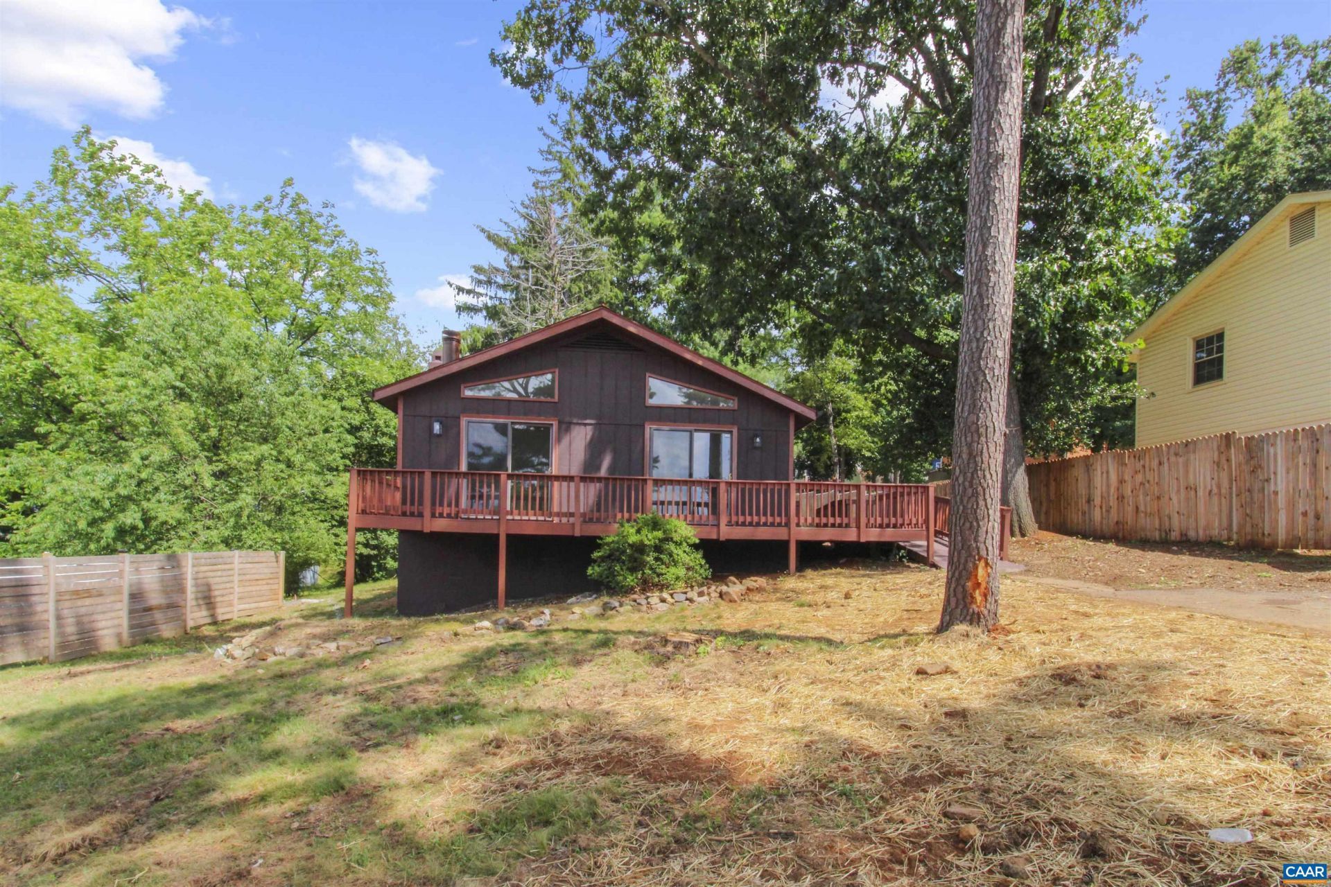 416 Woodland Cir, Waynesboro, VA 22980 Main Photo