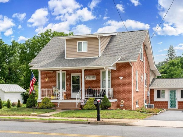 210 DRAFT AVE, Stuarts Draft, VA 24477