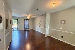 404 Clark Street, A2 photo 4