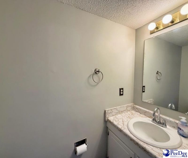 404 Clark Street, A2 Photo 9