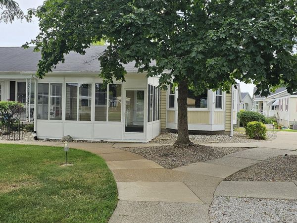 1009 Village Lane, Unit 210, Jenison, MI 49428