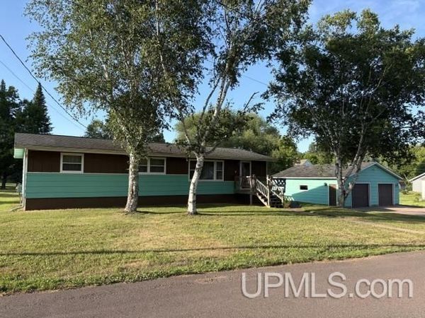 220 W Lime Street, Ironwood, MI 49938