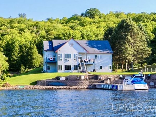 19050 Canal Road, Portage Twp, MI 49931