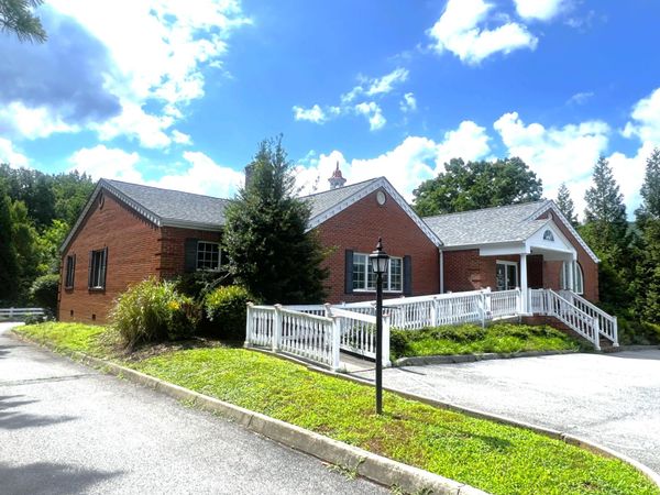 5604 Starkey RD, Roanoke, VA 24018