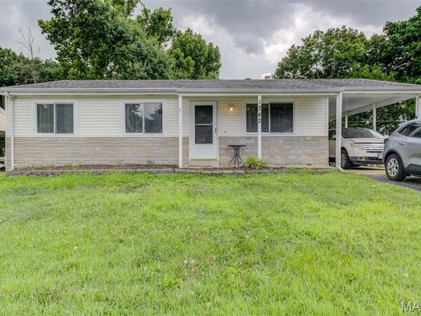 1742 Rose Crest Drive, Hazelwood, MO 63042