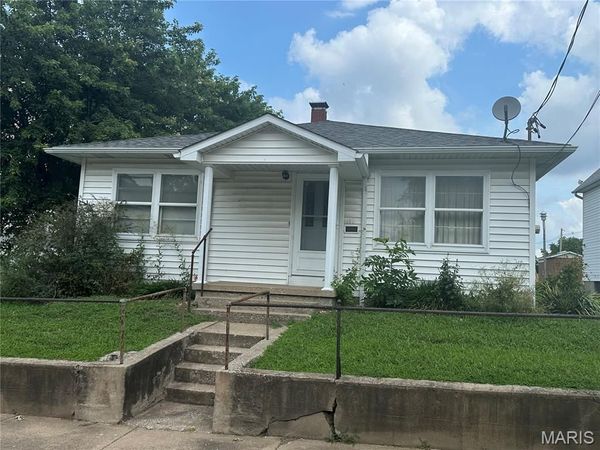 105 E Main Street , Steeleville, IL 62288