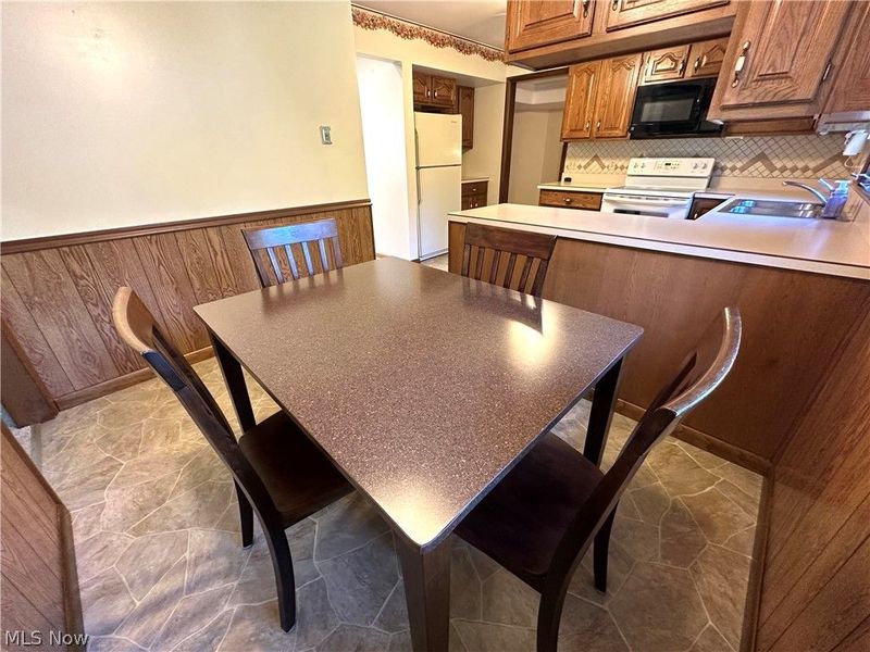 1094 Portage Easterly Road, Cortland, OH 44410 Photo 23