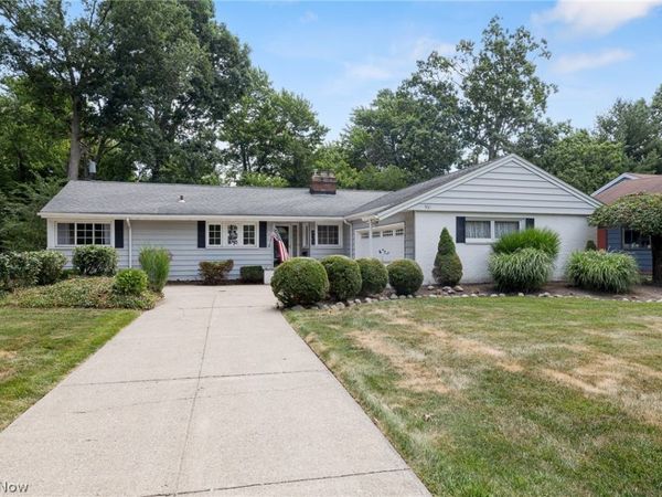 931 Orchard Park Drive, Rocky River, OH 44116