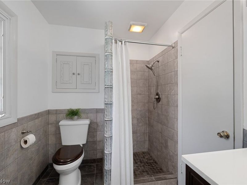 931 Orchard Park Drive, Rocky River, OH 44116 Photo 13