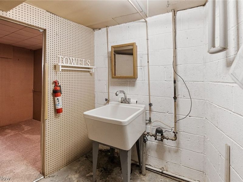 931 Orchard Park Drive, Rocky River, OH 44116 Photo 27