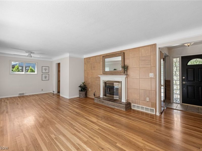 931 Orchard Park Drive, Rocky River, OH 44116 Photo 5