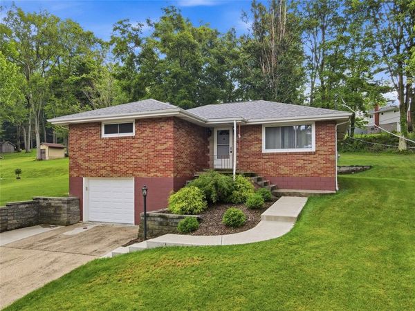 208 Maplewood Drive , McMurray, PA 15317