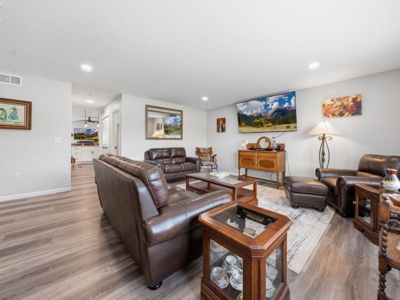 438 E Water Street, Oak Harbor, OH 43449 Photo 17