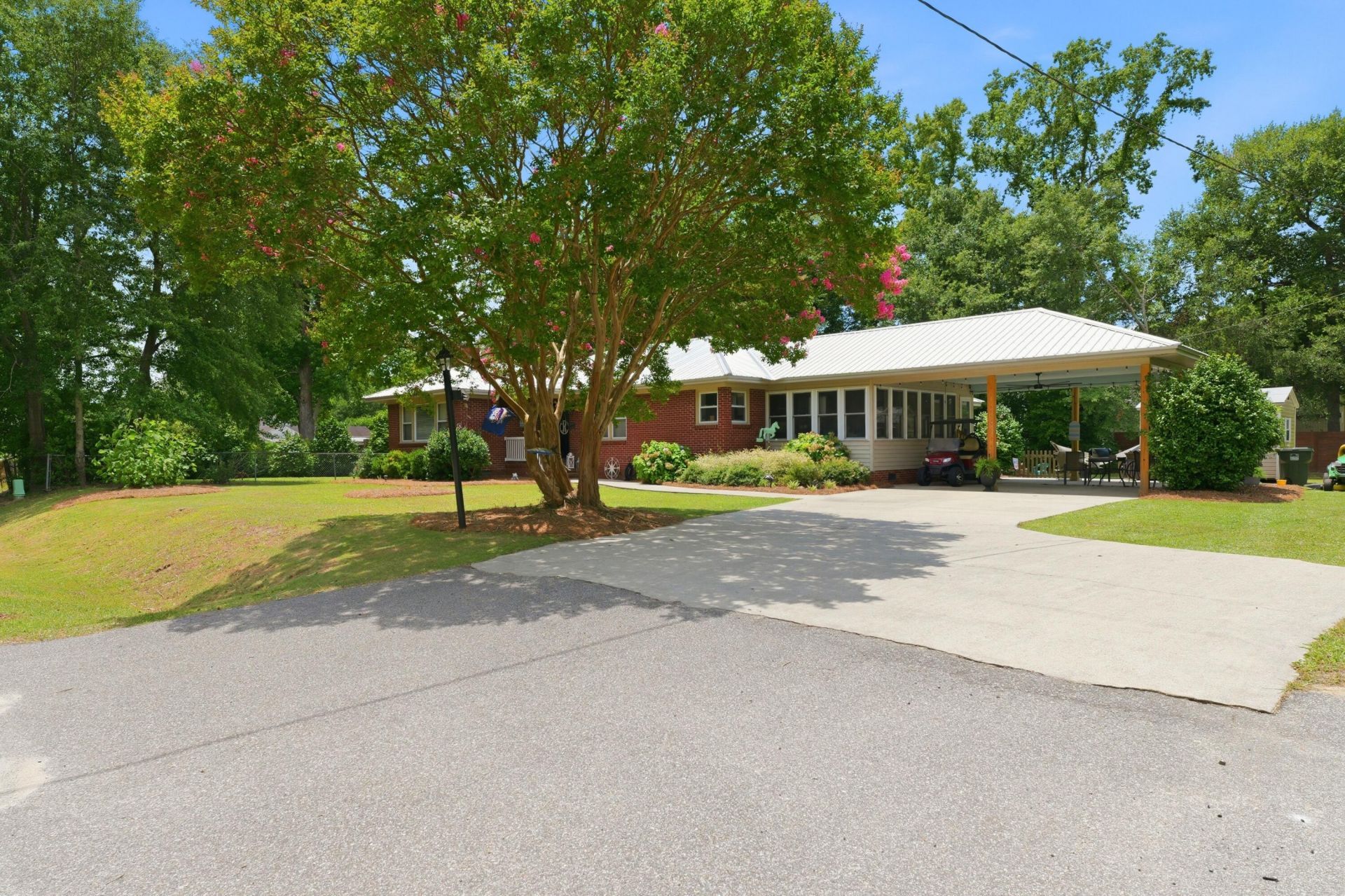 413 Hill Street Photo 30