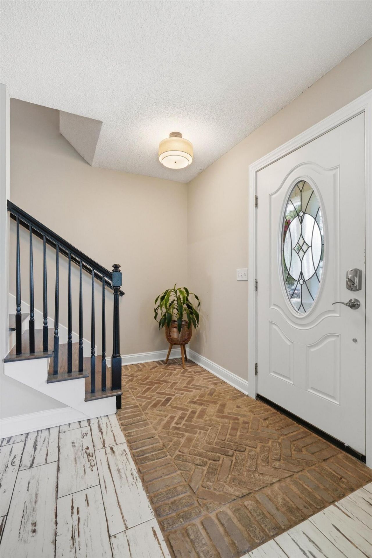 124 Apache Drive Photo 4