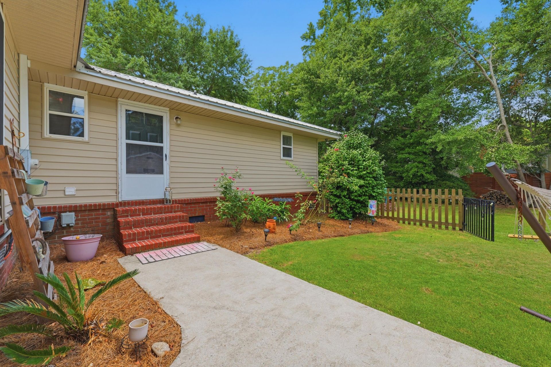 413 Hill Street Photo 22