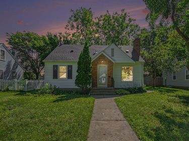 3830 Zenith Avenue N, Robbinsdale, MN 55422