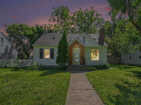 3830 Zenith Avenue N, Robbinsdale, MN 55422