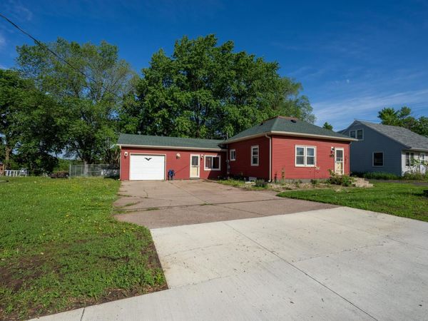 610 N 4th Street , Le Sueur, MN 56058