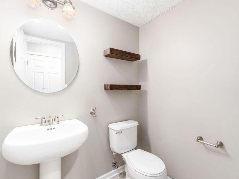 8446 Olenbrook Drive , Lewis Center, OH 43035 Photo 19
