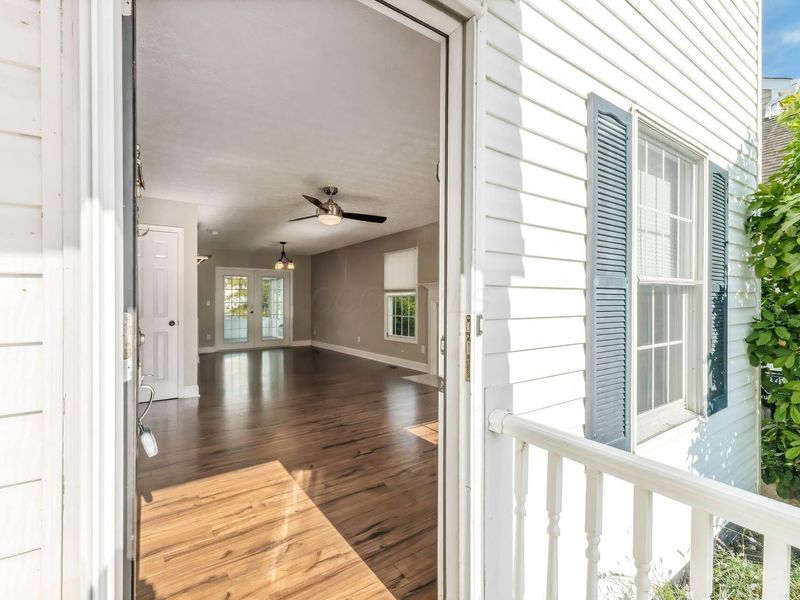 8446 Olenbrook Drive , Lewis Center, OH 43035 Photo 6
