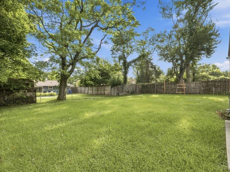 950 Vacationland Drive, Springfield Twp., OH 45231 Photo 5