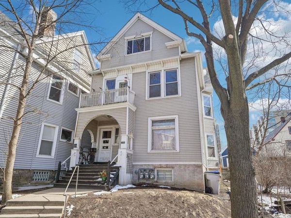 1848 N Cambridge AVENUE, Milwaukee, WI 53202