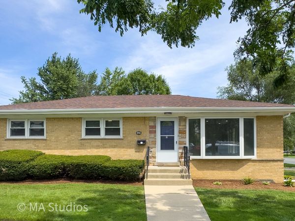 4256 Golf Road , Skokie, IL 60076