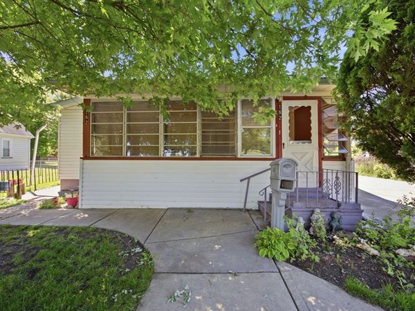 182 N Smith Street , Aurora, IL 60505