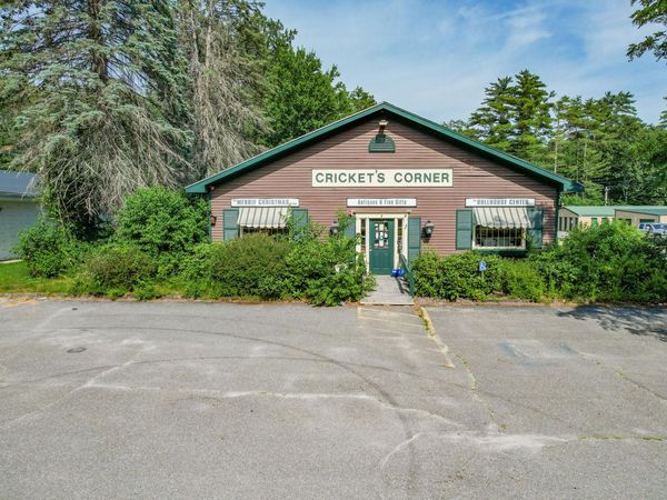 1223 Roosevelt Trail , Raymond, ME 04071