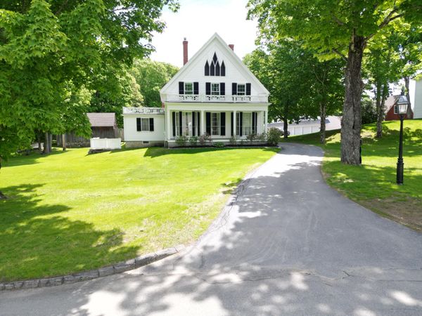 1090 Pittston School Street , Pittston, ME 04345