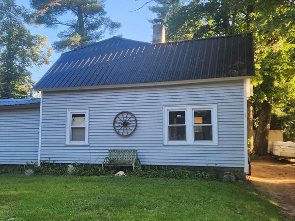 48 Gary Street , Paris, ME 04281