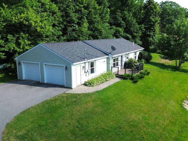 22 Eric Road , Vassalboro, ME 04989