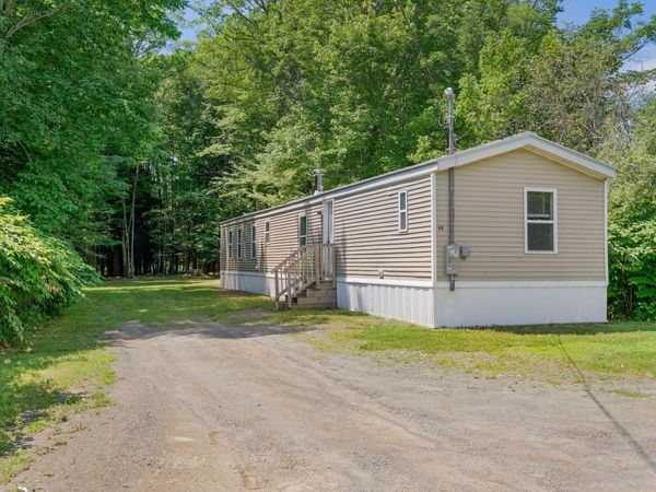 68 High Street , Oakland, ME 04963