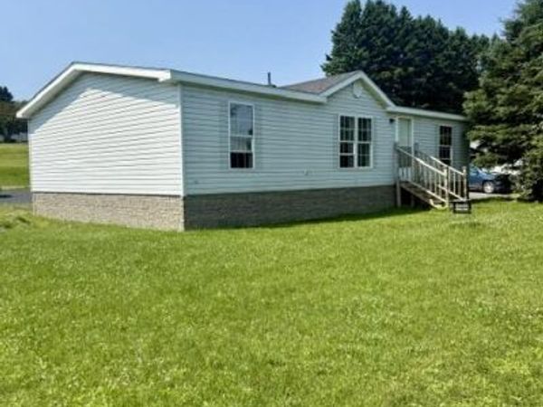 757 Main Street , Madawaska, ME 04756