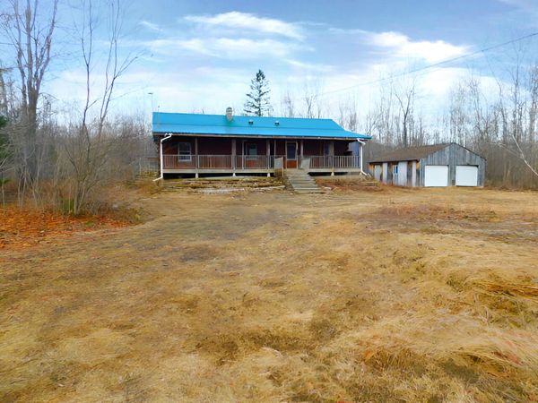 290 Burleigh Road , Stetson, ME 04488