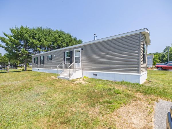 3 Tirrell Avenue , Mechanic Falls, ME 04256