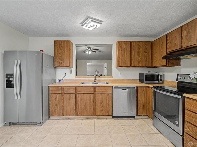 7816 Waterton Court, Trotwood, OH 45426 Photo 13