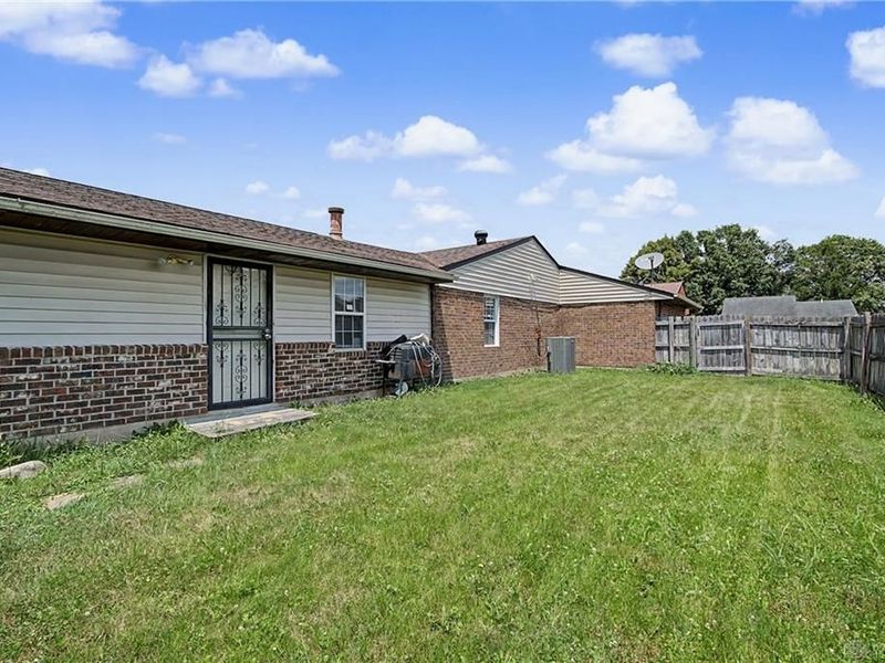 7816 Waterton Court, Trotwood, OH 45426 Photo 32