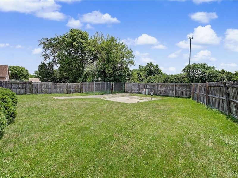 7816 Waterton Court, Trotwood, OH 45426 Photo 34