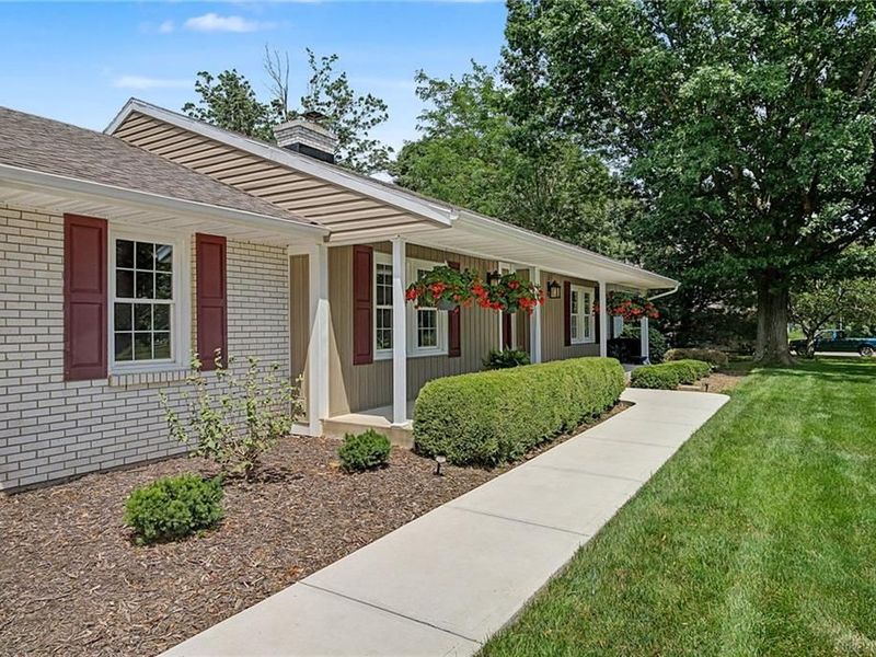 3842 Quailhollow Court, Mad River Township, OH 45502 Photo 4