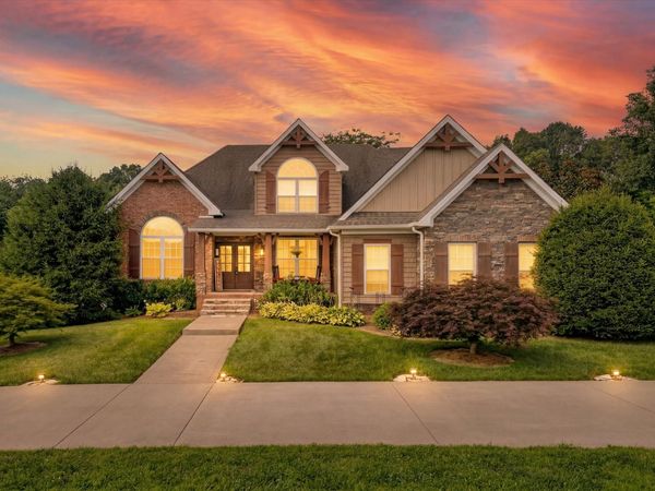 900 McClure Rd , Clarksville, TN 37040