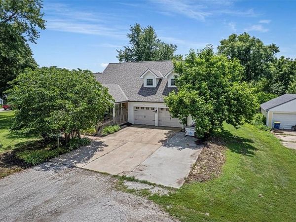 1425 E County Road H Highway, Liberty, MO 64068