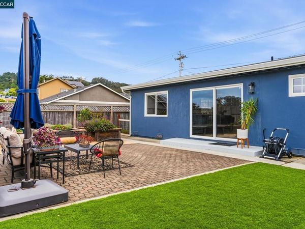 1172 Peralta Rd, Pacifica, CA 94044