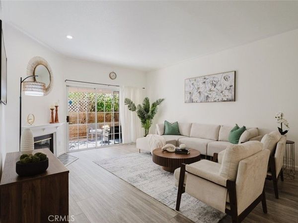 435 E Valencia, Unit 105, Burbank, CA 91501