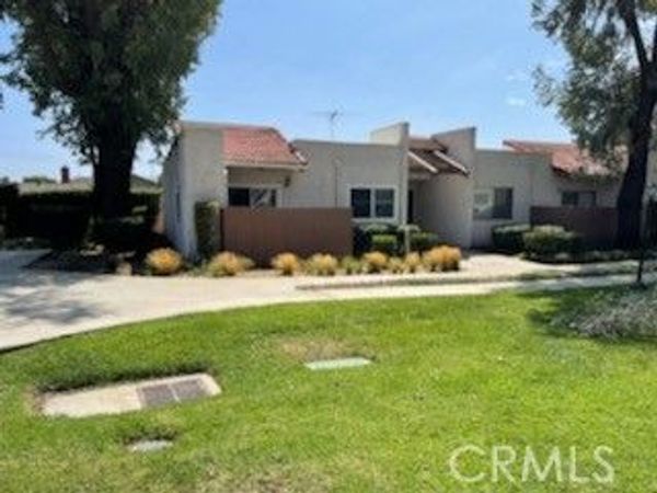 17572 Vandenberg Lane, Unit 01, Tustin, CA 92780