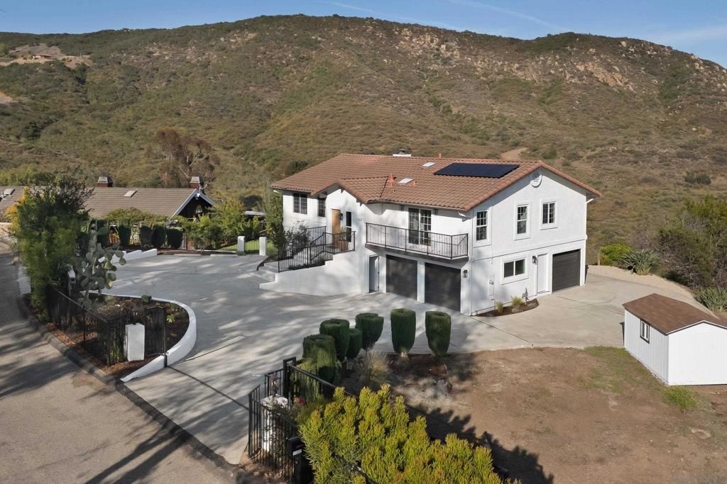 11337 Caprice Pl, Escondido, CA 92026 Main Photo